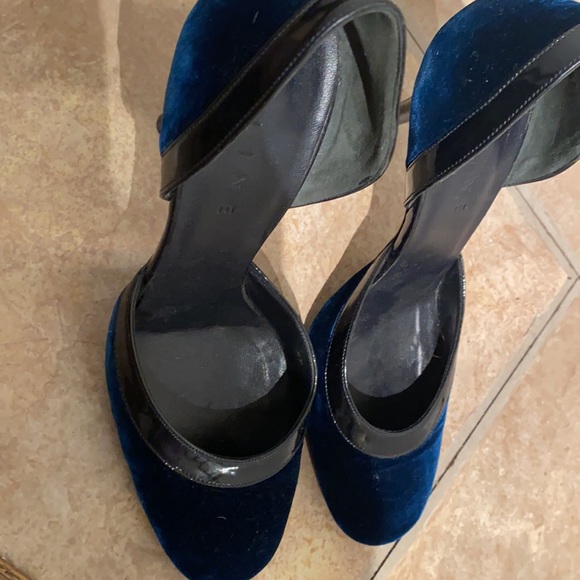Celine navy blue velvet heels size 7 - Picture 3 of 4